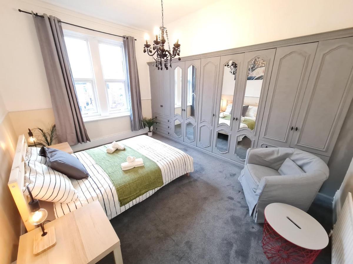 ニューカッスル・アポン・タインLarge 3 Bed Flat, Free Parkingアパートメント エクステリア 写真