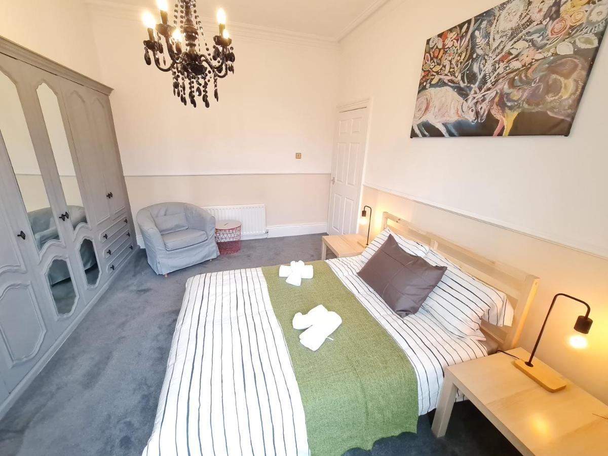 ニューカッスル・アポン・タインLarge 3 Bed Flat, Free Parkingアパートメント エクステリア 写真