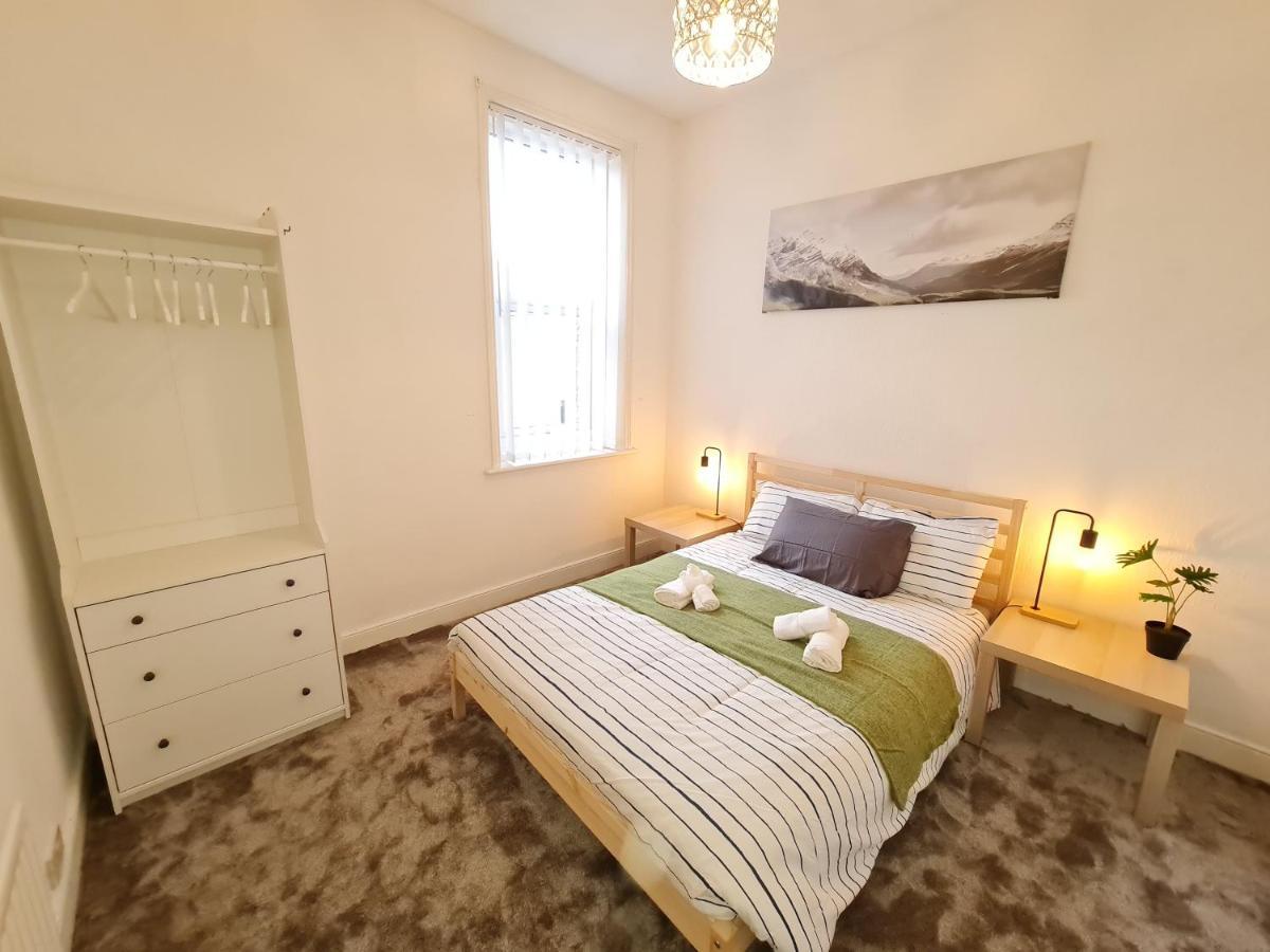ニューカッスル・アポン・タインLarge 3 Bed Flat, Free Parkingアパートメント エクステリア 写真