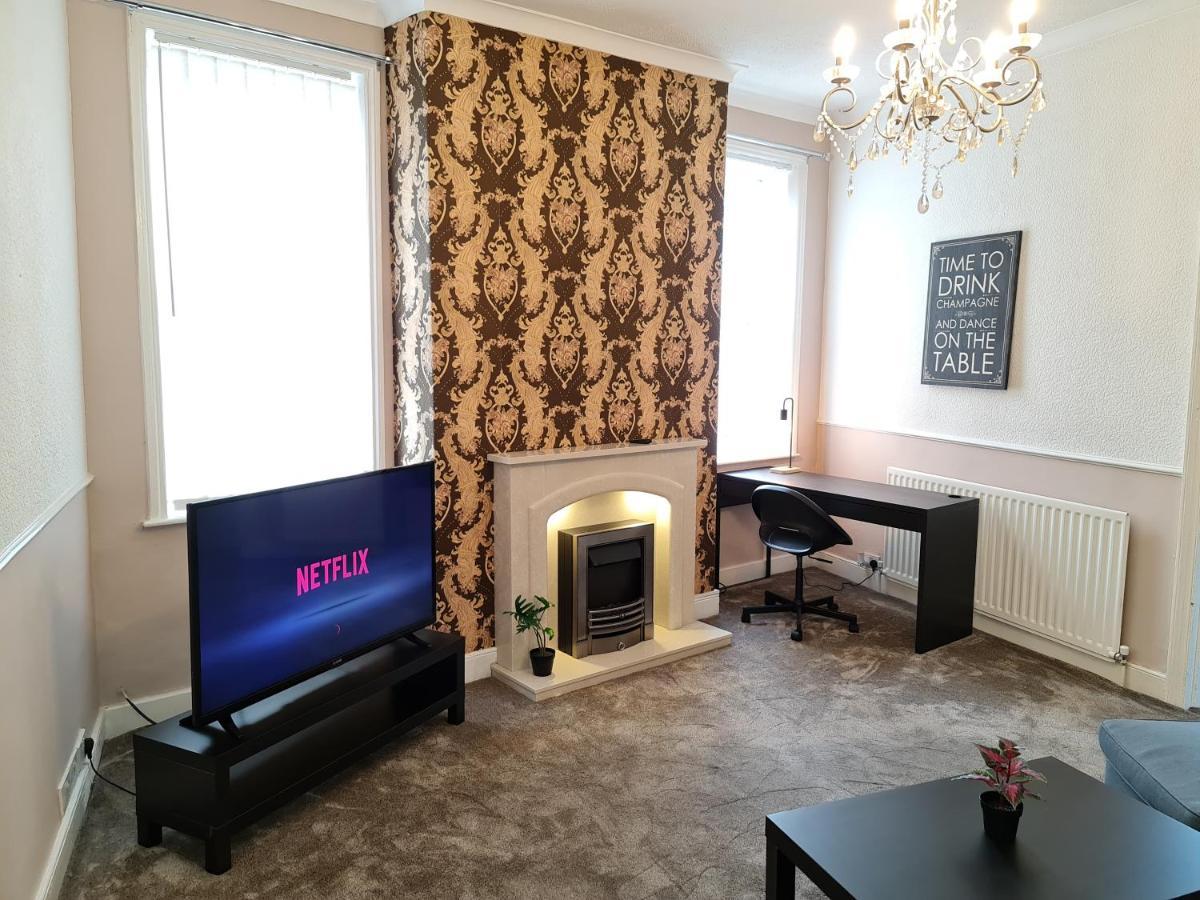 ニューカッスル・アポン・タインLarge 3 Bed Flat, Free Parkingアパートメント エクステリア 写真