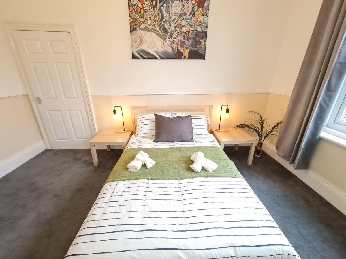 ニューカッスル・アポン・タインLarge 3 Bed Flat, Free Parkingアパートメント エクステリア 写真